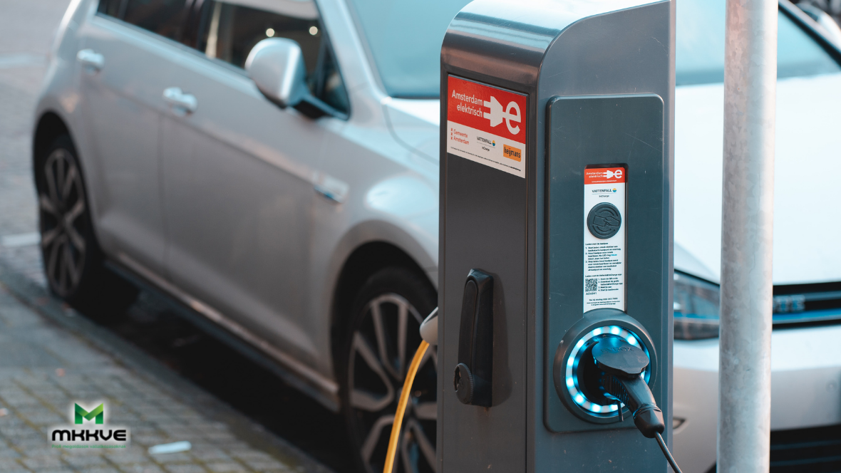 Kiszorítják a piacról az elektromos autók  a benzines és diesel típusokat?